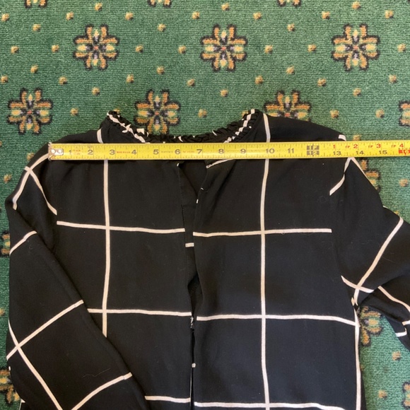 H&M Black Tunic Top Mini Shirt Dress CoverUp Sz 4 Black and White Ruffle Detail - Picture 4 of 9